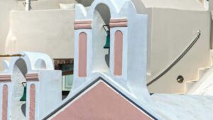Guia pratico para anunciantes em Portugal encontrarem criadores na Costa do Marfim no Chingari para seeding de produto: canais, filtros, contactos e riscos.