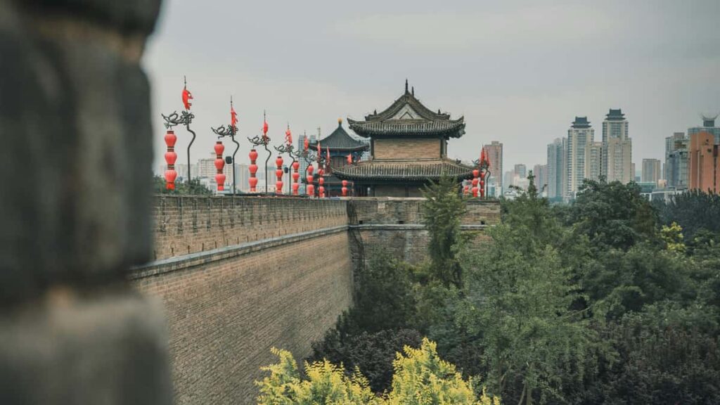 Guia pratico para criadores em Portugal: como abordar marcas russas ligadas a conteudos Netflix para unboxings, canais uteis, riscos e tacticas reais.