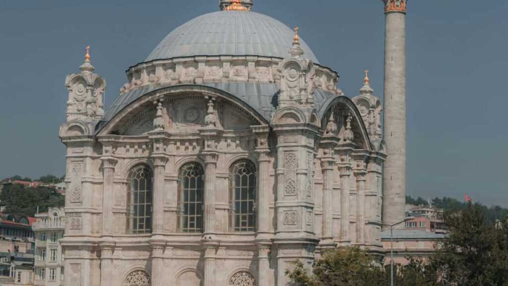 Guia pratico para anunciantes em Portugal: como identificar, abordar e activar creators da Chingari na Bosnia e Herzegovina para lancar produtos de beleza.