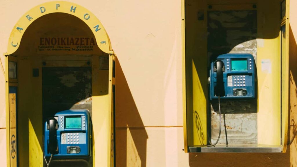 Guia pratico para criadores em Portugal sobre como encontrar, abordar e fechar parcerias com marcas do Equador no Facebook taticas, mensagens e exemplos reais.