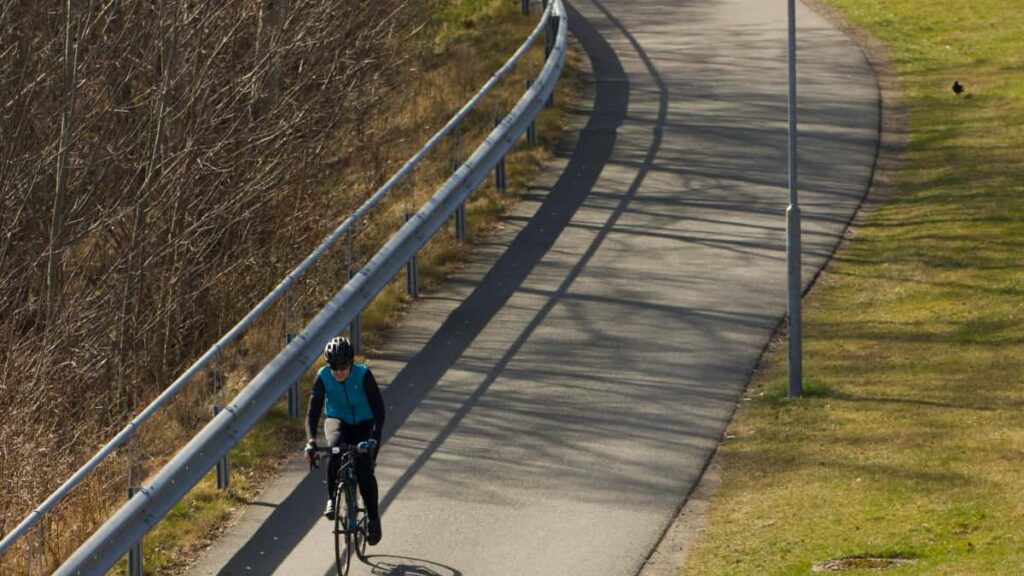 Como contactar marcas do Myanmar no Moj para reviews longos: tacticas, contactos, exemplos e riscos legais para criadores em Portugal.