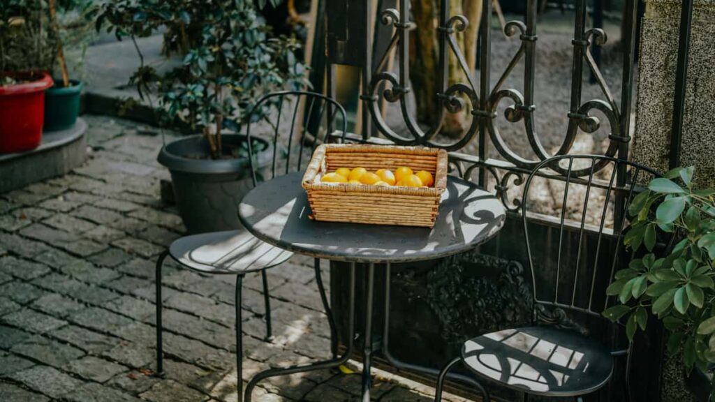 Guia pratico para criadores em Portugal sobre como abordar marcas via Reddit para organizar giveaways de chaves de jogo taticas, canais, exemplos e riscos.