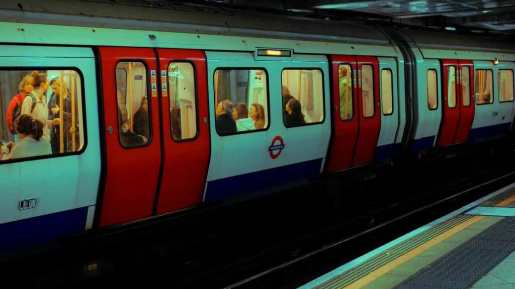 Guia pratico para anunciantes em Portugal: como localizar criadores em Malta no KakaoTalk, negociar acordos de taxa fixa e reduzir riscos.