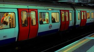 Guia pratico para anunciantes em Portugal: como localizar criadores em Malta no KakaoTalk, negociar acordos de taxa fixa e reduzir riscos.